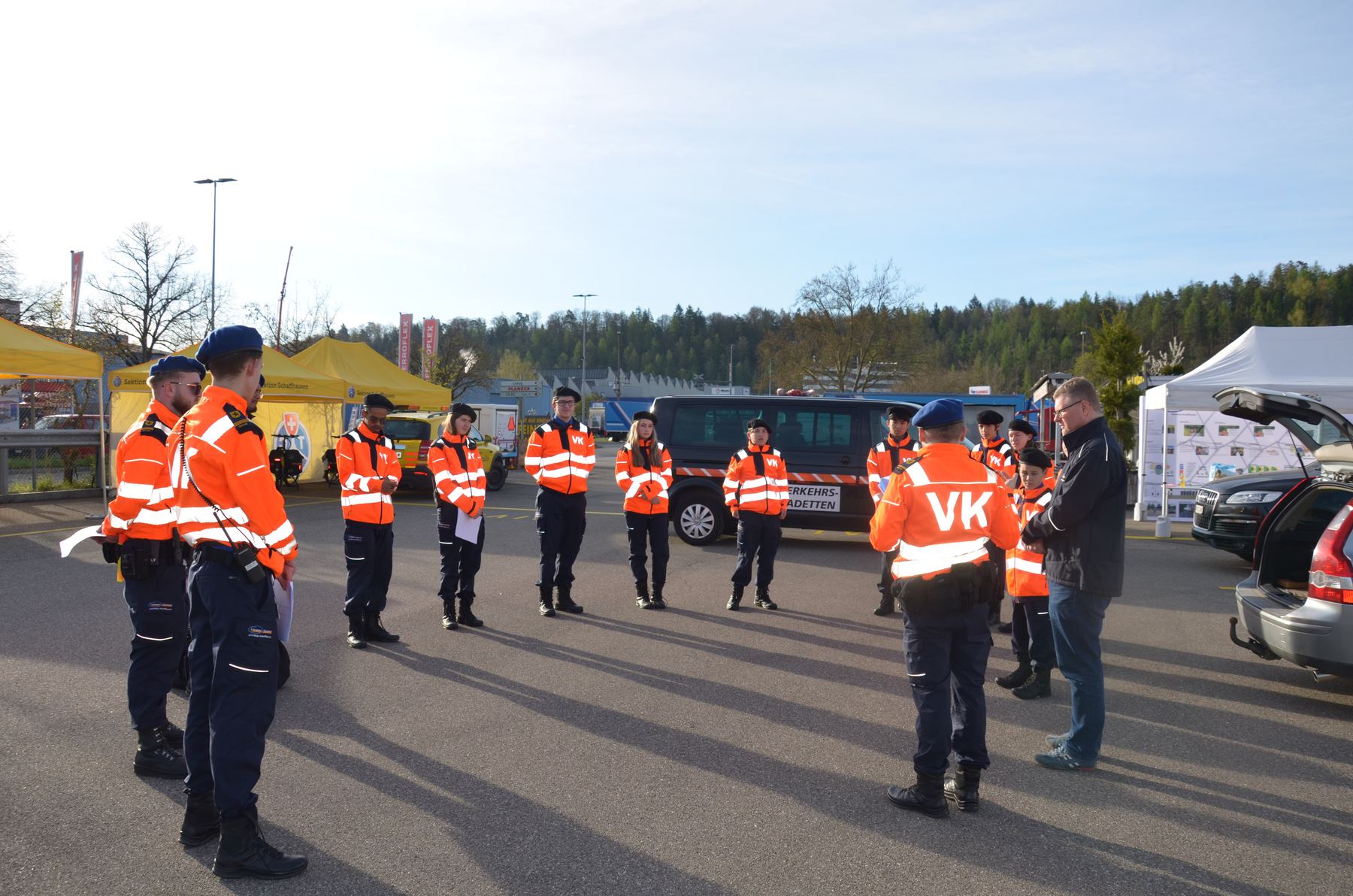 Briefing der Verkehrskadetten vor einem Einsatz